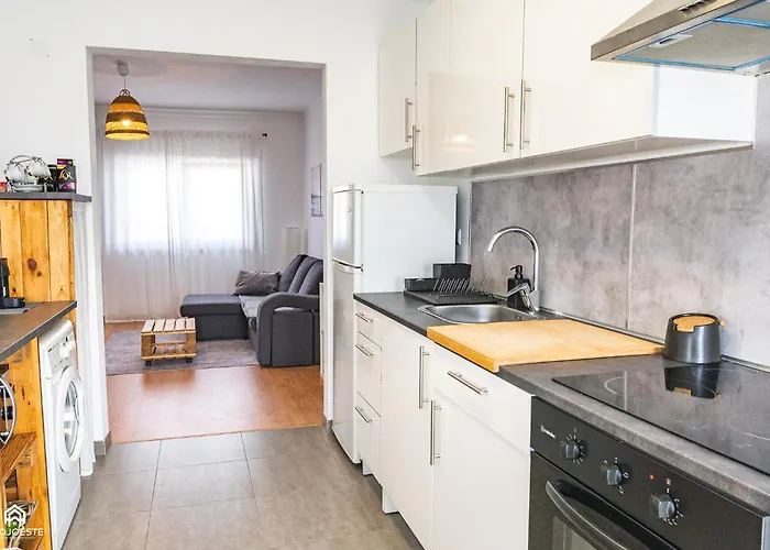 By Santa Santa Cruz (Oeste)